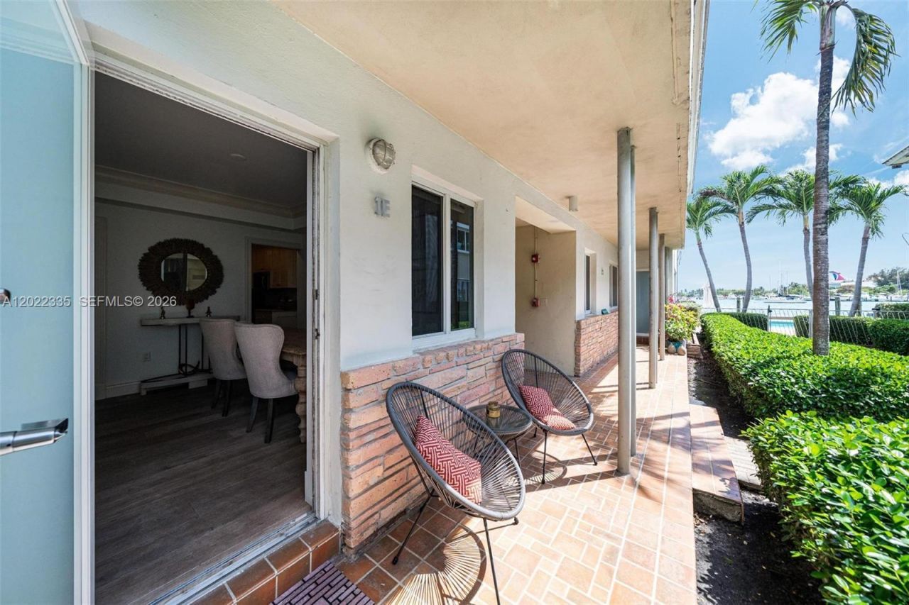 1130 Venetian Way, Unit 1E, Miami Beach, FL 33139 Photo