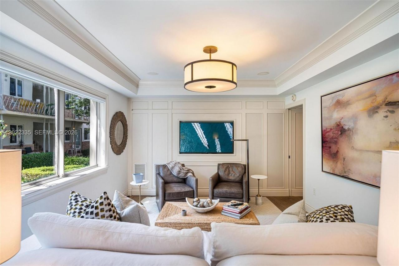 1130 Venetian Way, Unit 1E, Miami Beach, FL 33139 Photo