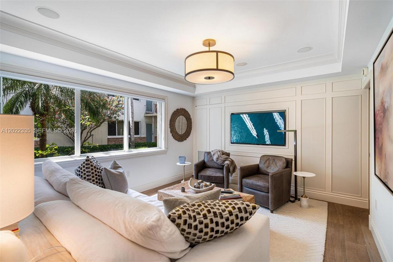 1130 Venetian Way, Unit 1E, Miami Beach, FL 33139 Photo
