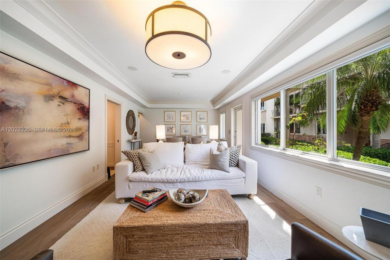 1130 Venetian Way, Unit 1E, Miami Beach, FL 33139 Photo