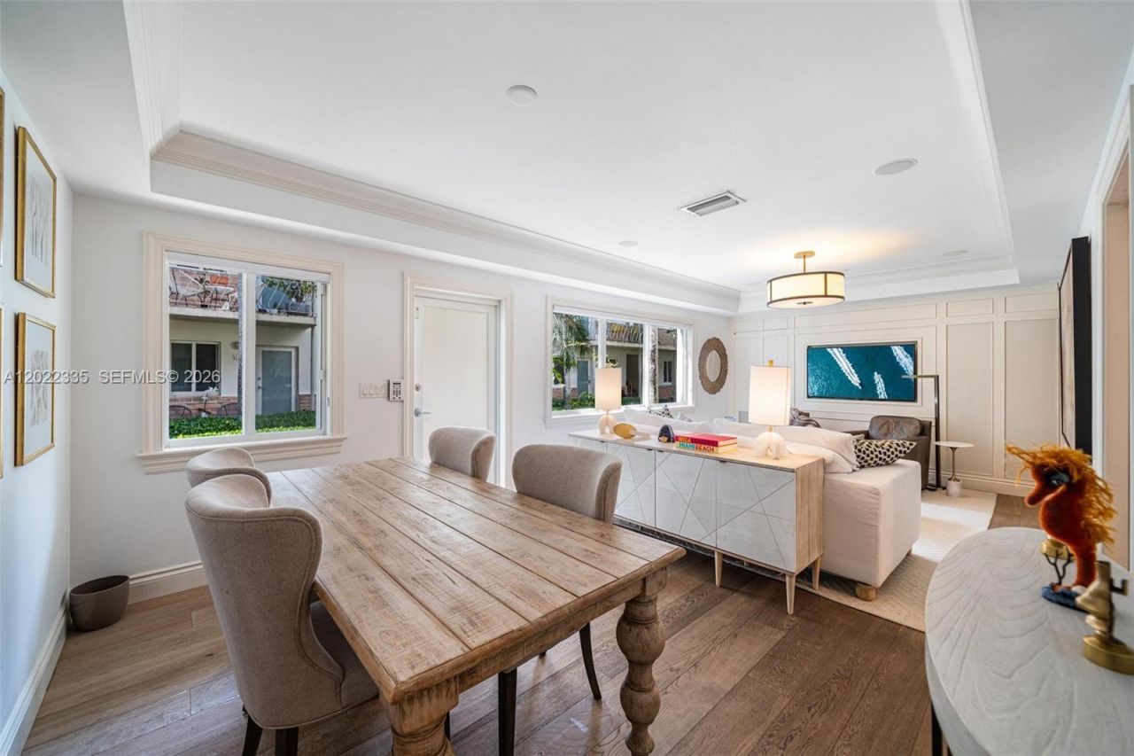 1130 Venetian Way, Unit 1E, Miami Beach, FL 33139 Photo