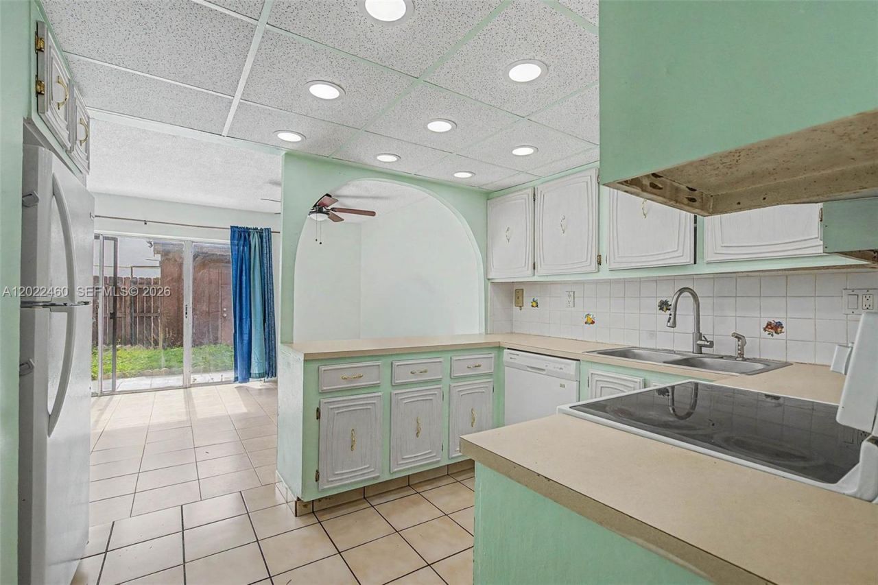 3764 SW 60th Ter , Unit 15, Davie, FL 33314 Photo