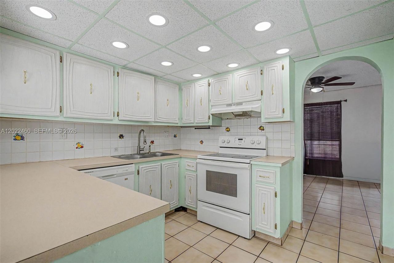 3764 SW 60th Ter , Unit 15, Davie, FL 33314 Photo