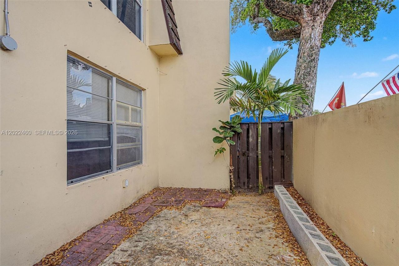 3764 SW 60th Ter , Unit 15, Davie, FL 33314 Photo
