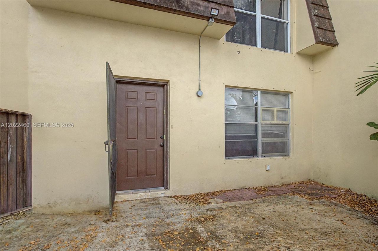 3764 SW 60th Ter , Unit 15, Davie, FL 33314 Photo