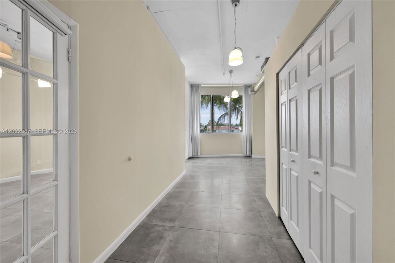 3029 NE 188th St , Unit 301, Aventura, FL 33180 Photo