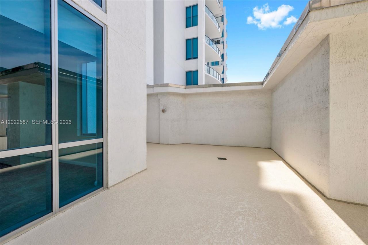 3029 NE 188th St , Unit 301, Aventura, FL 33180 Photo