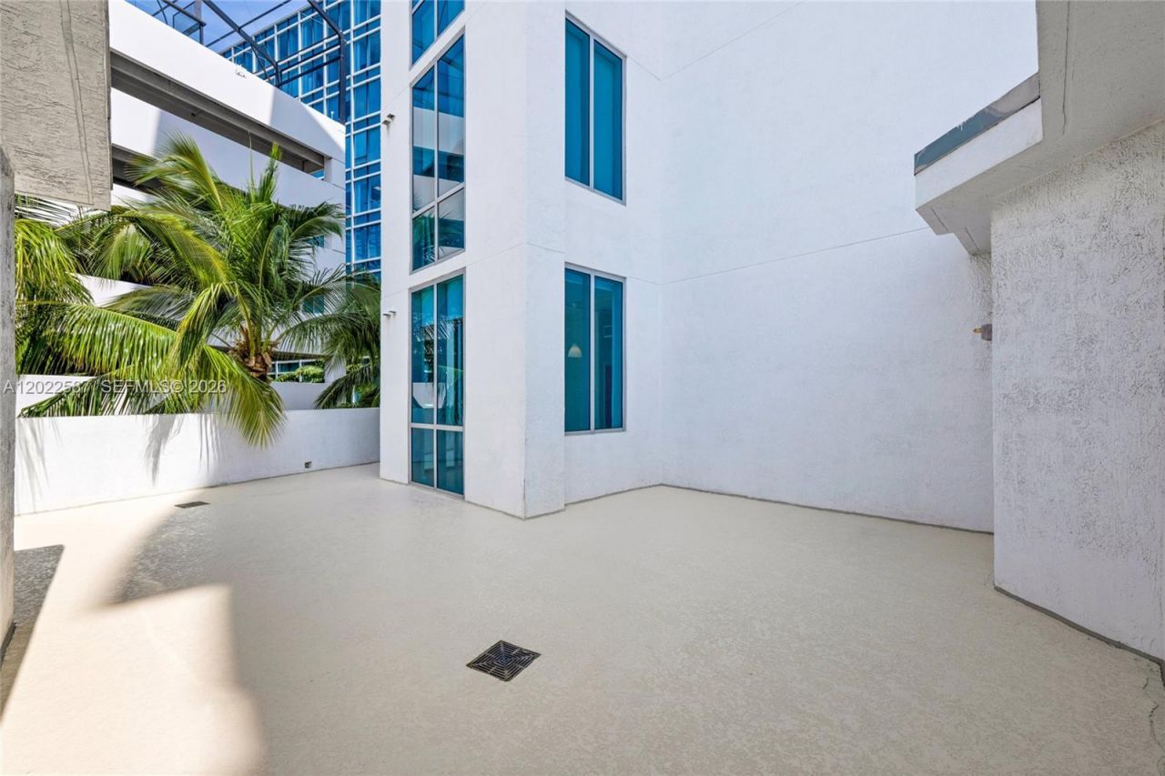 3029 NE 188th St , Unit 301, Aventura, FL 33180 Photo