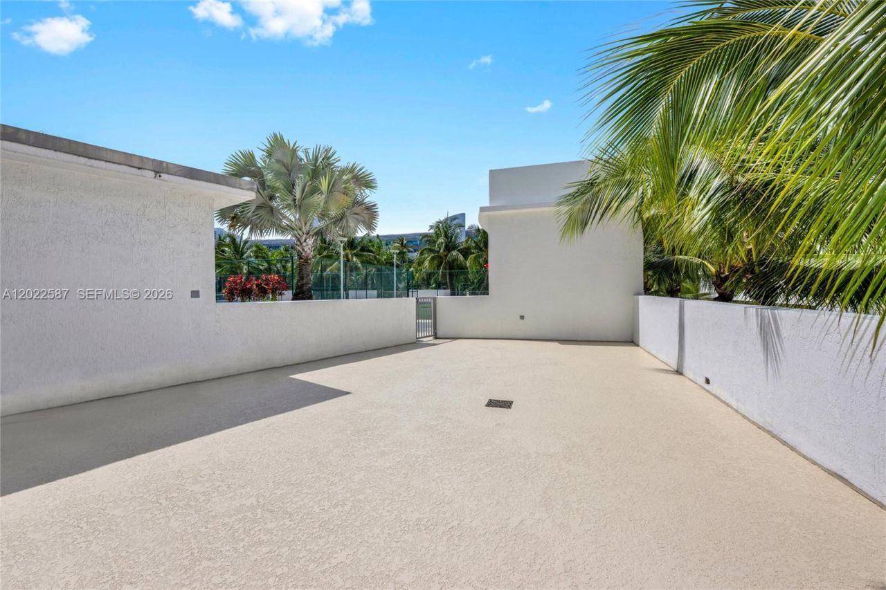 3029 NE 188th St , Unit 301, Aventura, FL 33180 Photo