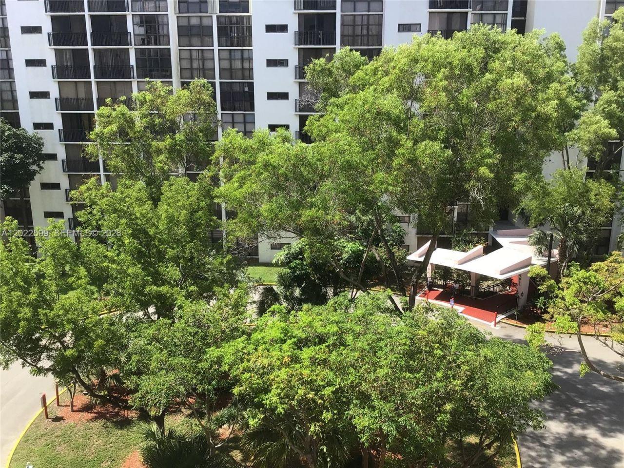 17021 N Bay Rd , Unit 625, Sunny Isles Beach, FL 33160 Photo