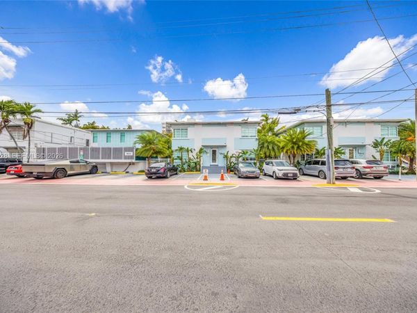 7830 Abbott Ave, Unit 25, Miami Beach, FL 33141