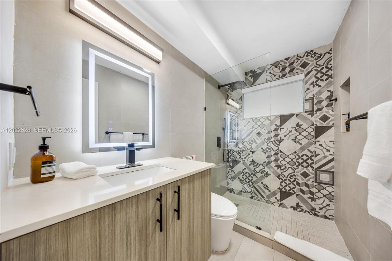 7830 Abbott Ave, Unit 25, Miami Beach, FL 33141 Photo