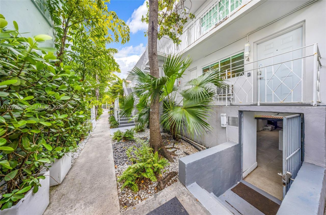 7830 Abbott Ave, Unit 25, Miami Beach, FL 33141 Photo