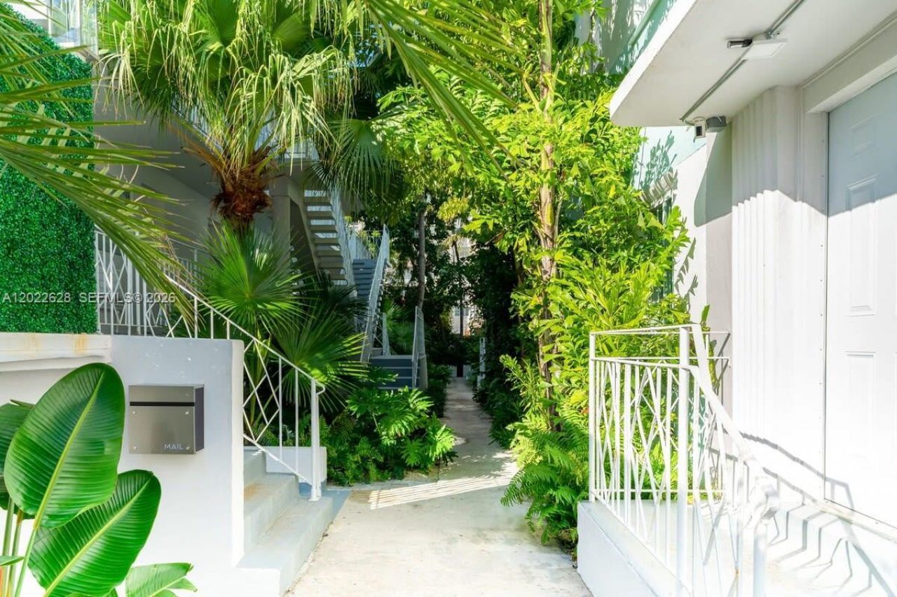 7830 Abbott Ave, Unit 25, Miami Beach, FL 33141 Photo