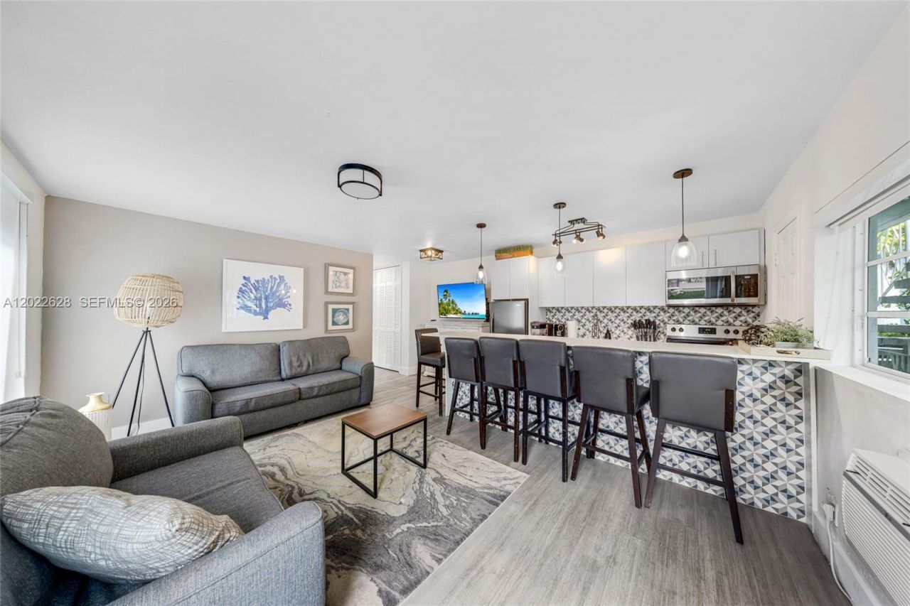 7830 Abbott Ave, Unit 25, Miami Beach, FL 33141 Photo