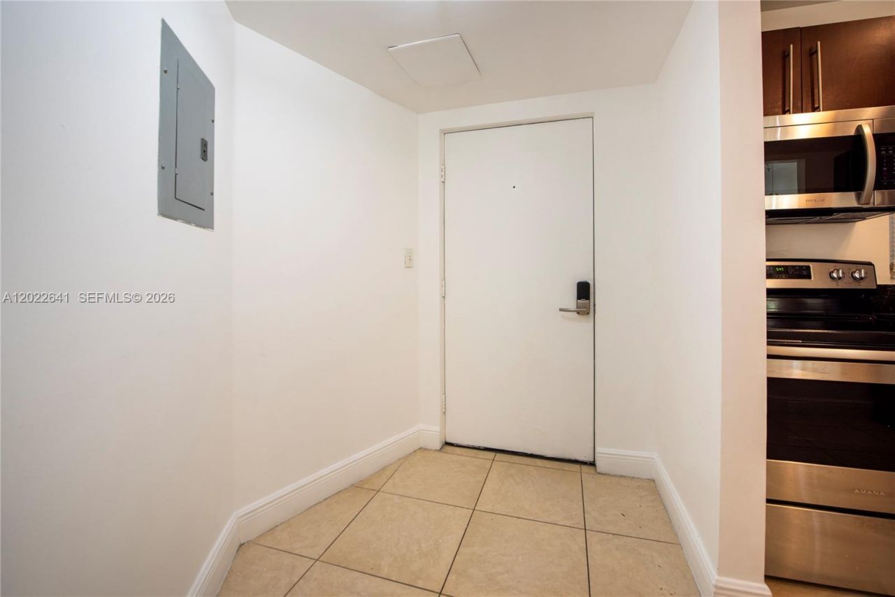 4147 Stirling Rd, Unit 105, Dania Beach, FL 33314 Photo