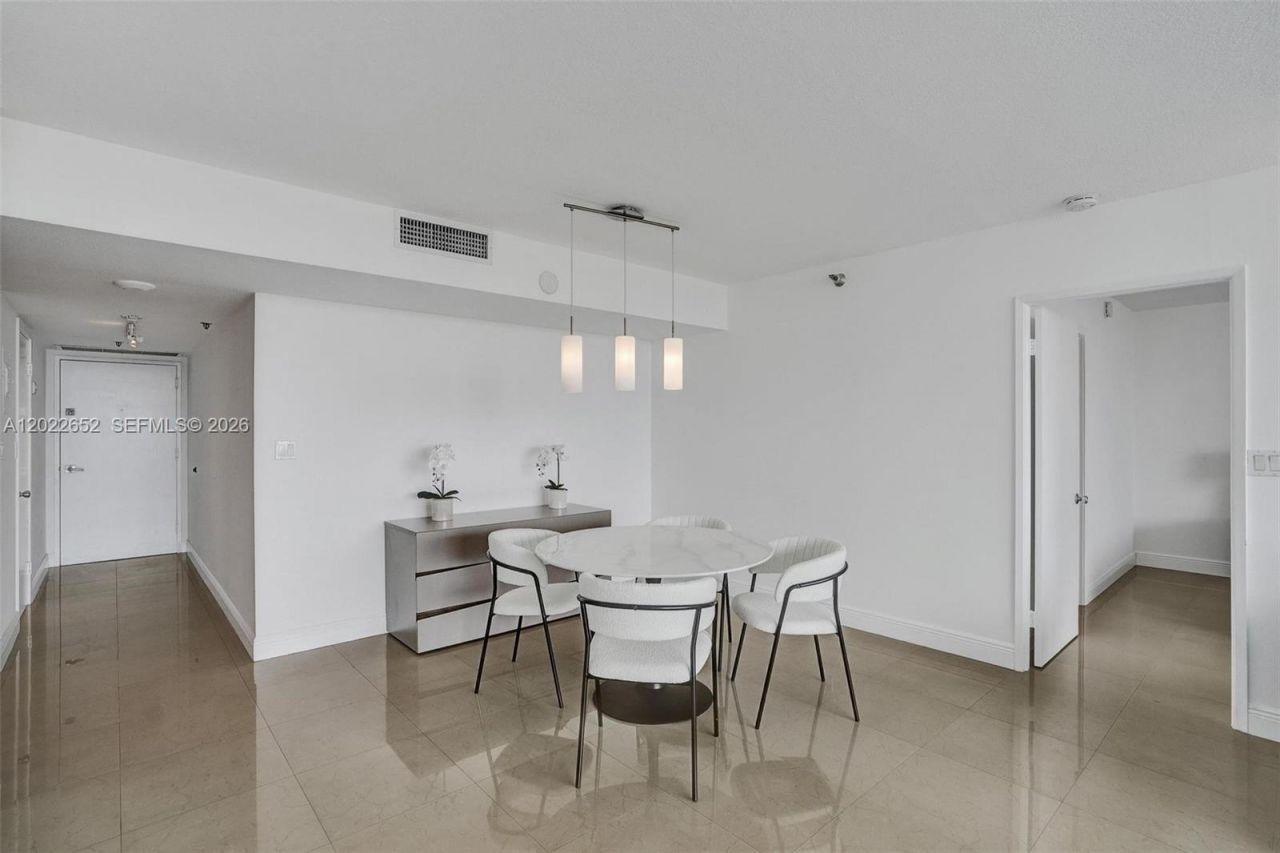 20515 E Country Club Dr , Unit 1641, Aventura, FL 33180 Photo