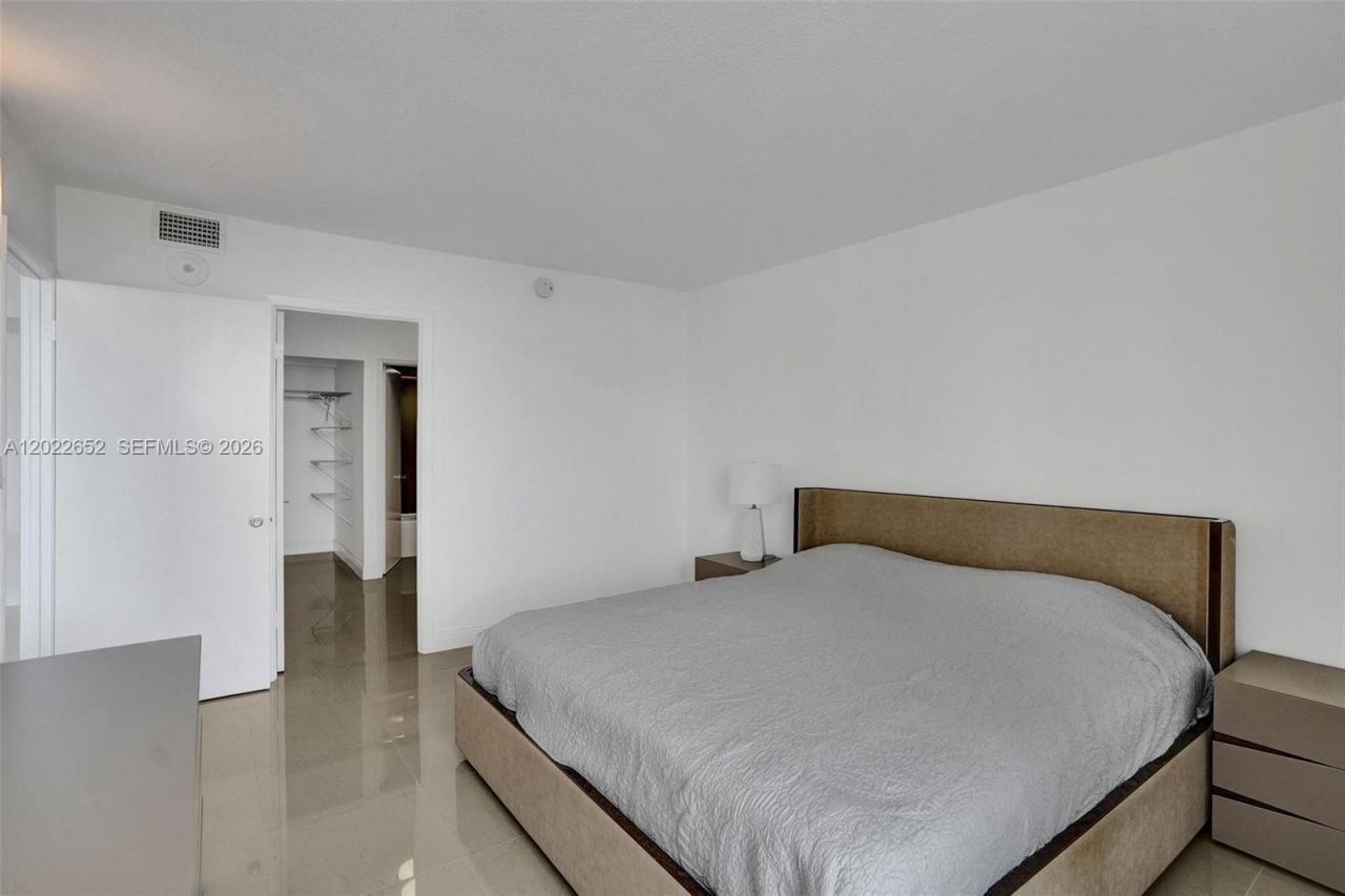 20515 E Country Club Dr , Unit 1641, Aventura, FL 33180 Photo