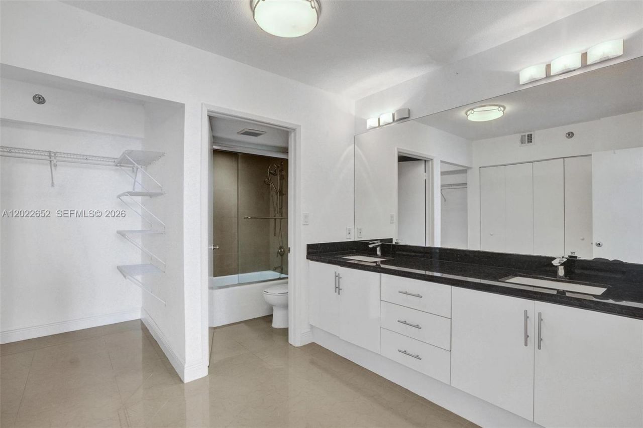 20515 E Country Club Dr , Unit 1641, Aventura, FL 33180 Photo
