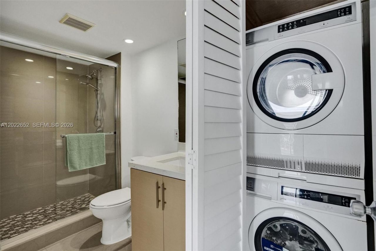 20515 E Country Club Dr , Unit 1641, Aventura, FL 33180 Photo