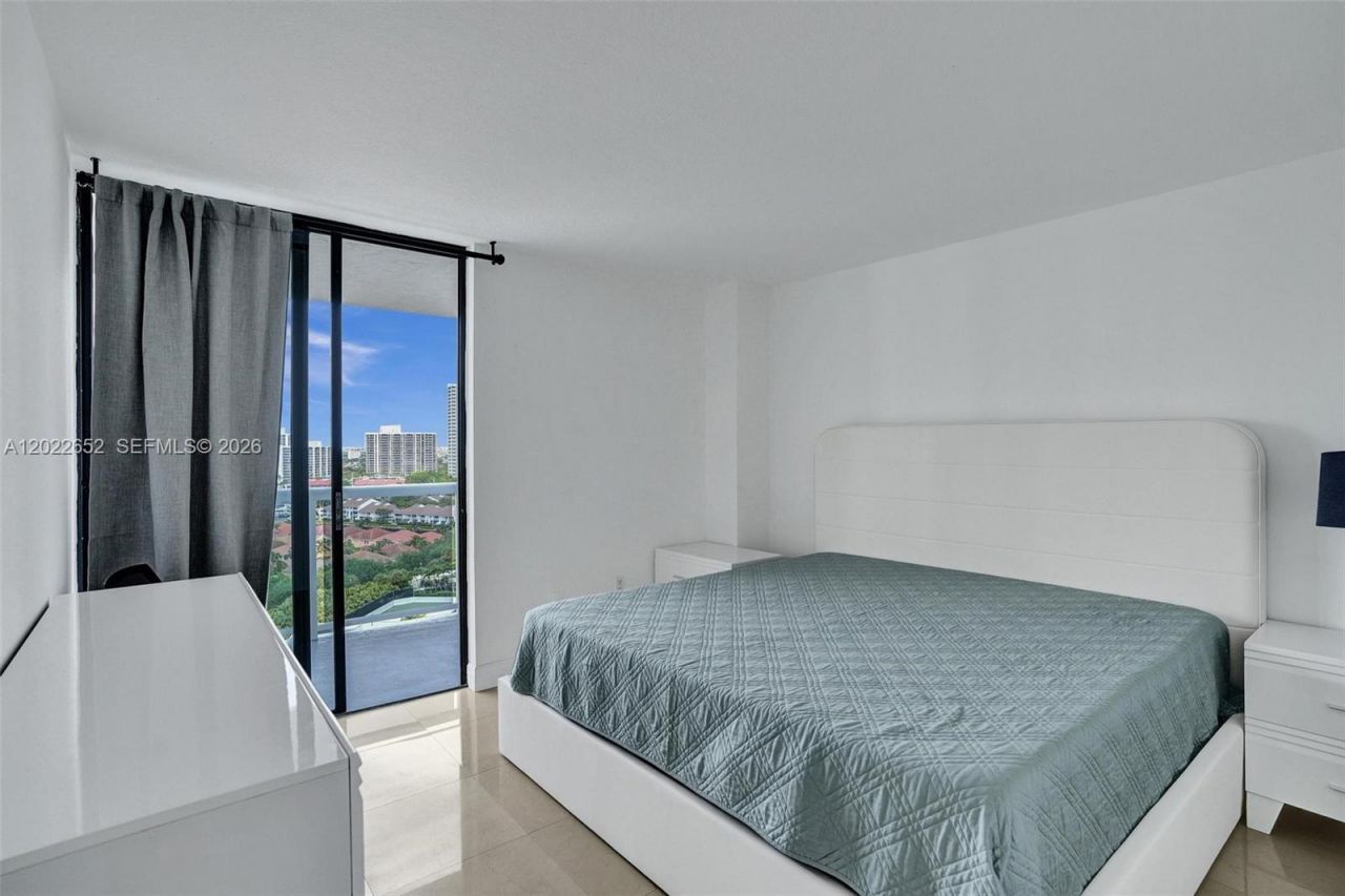 20515 E Country Club Dr , Unit 1641, Aventura, FL 33180 Photo