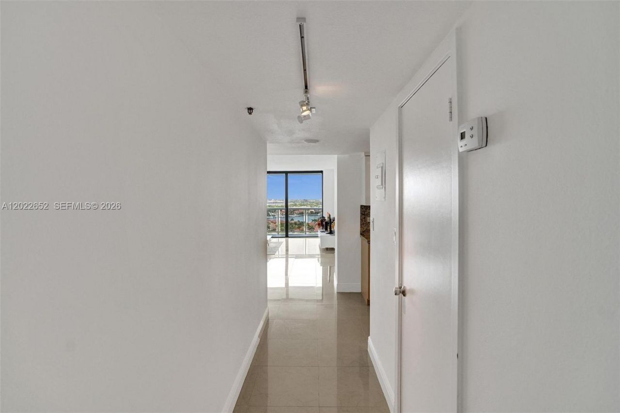 20515 E Country Club Dr , Unit 1641, Aventura, FL 33180 Photo