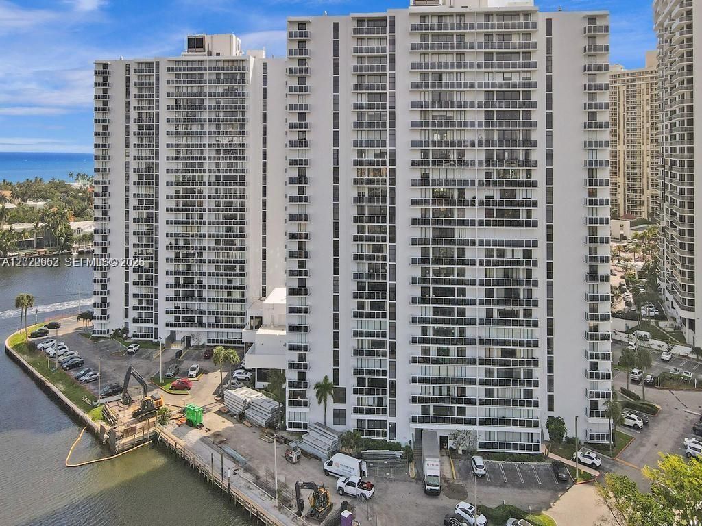 20515 E Country Club Dr , Unit 1641, Aventura, FL 33180 Photo
