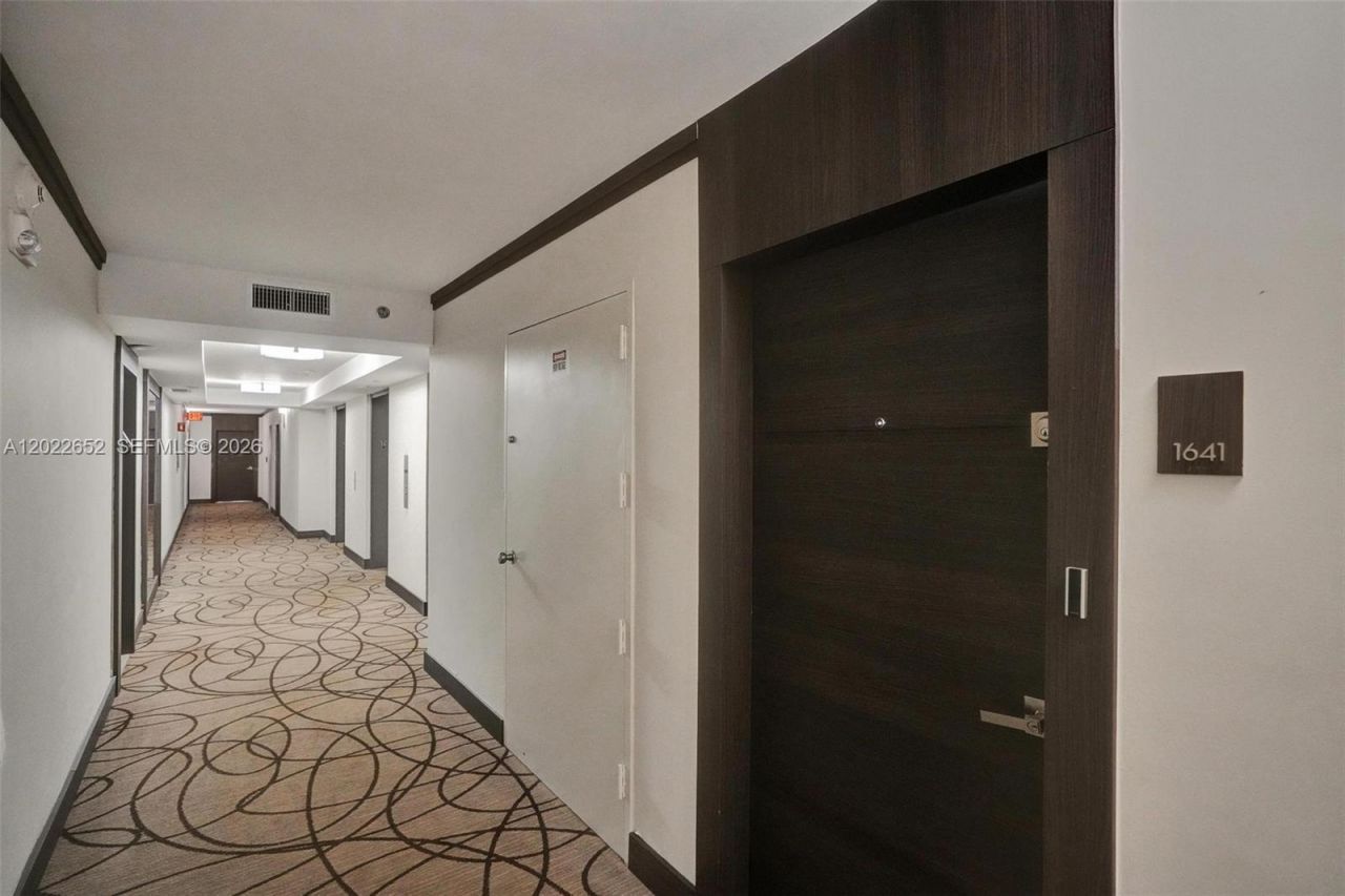 20515 E Country Club Dr , Unit 1641, Aventura, FL 33180 Photo