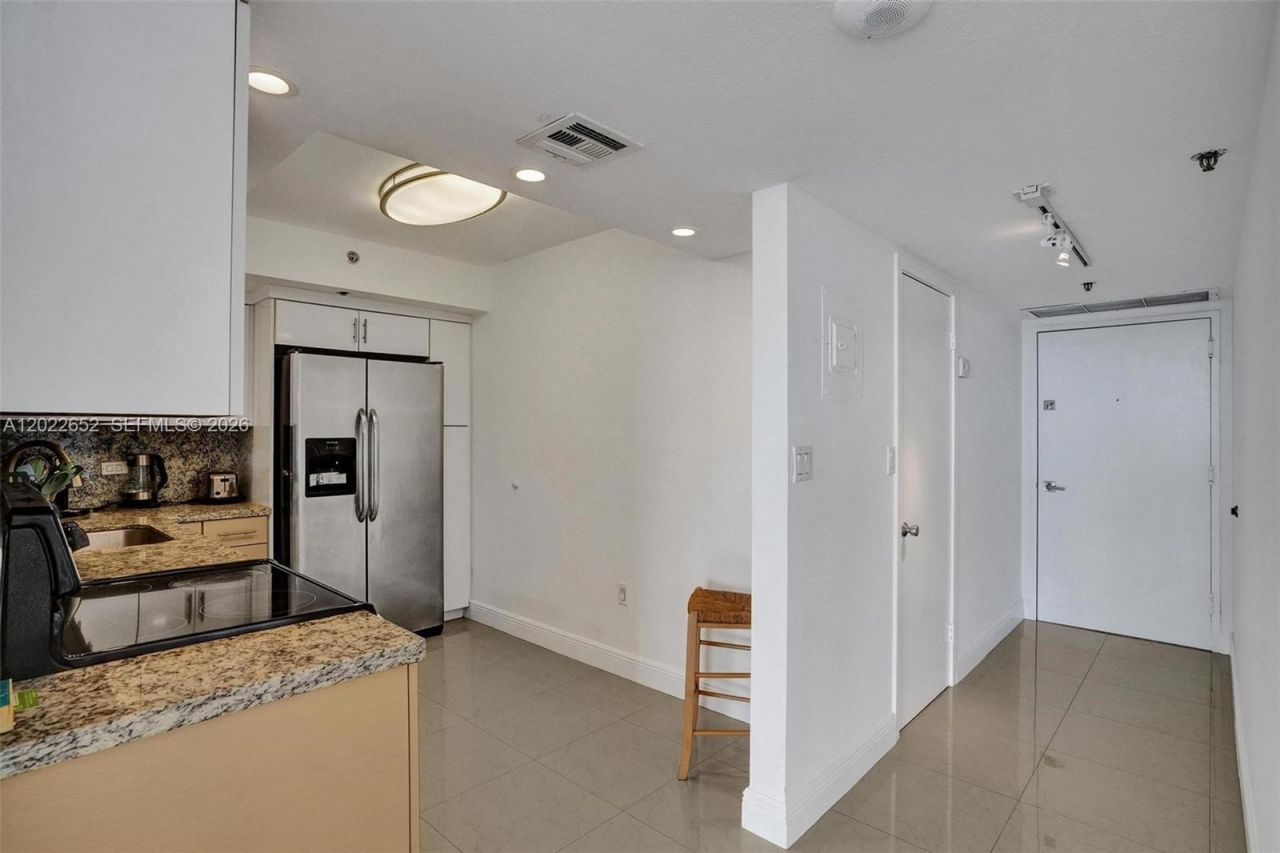 20515 E Country Club Dr , Unit 1641, Aventura, FL 33180 Photo