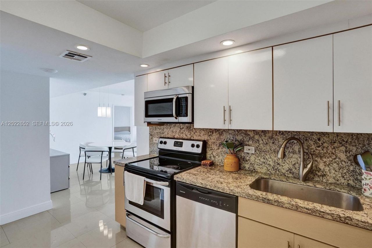 20515 E Country Club Dr , Unit 1641, Aventura, FL 33180 Photo
