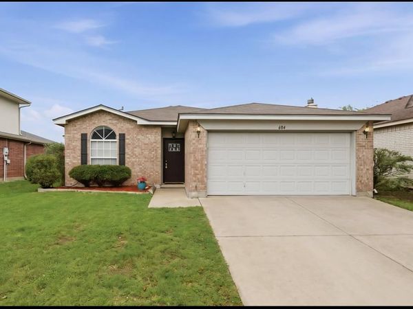 604 Bluejay Drive, Saginaw, TX 76131