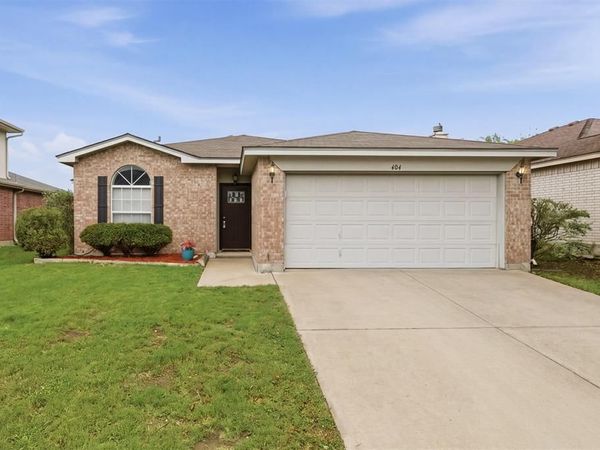 604 Bluejay Drive, Saginaw, TX 76131