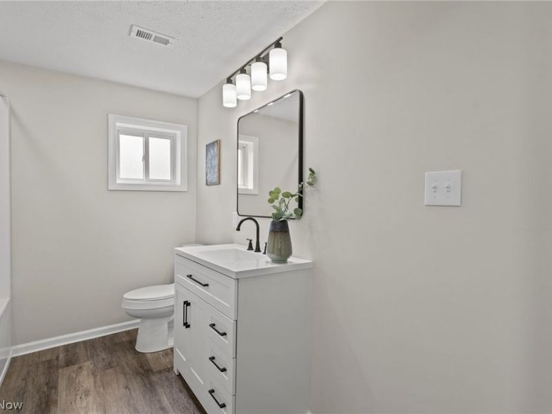 7997 Columbus Road NE, Louisville, OH 44641 Photo 29