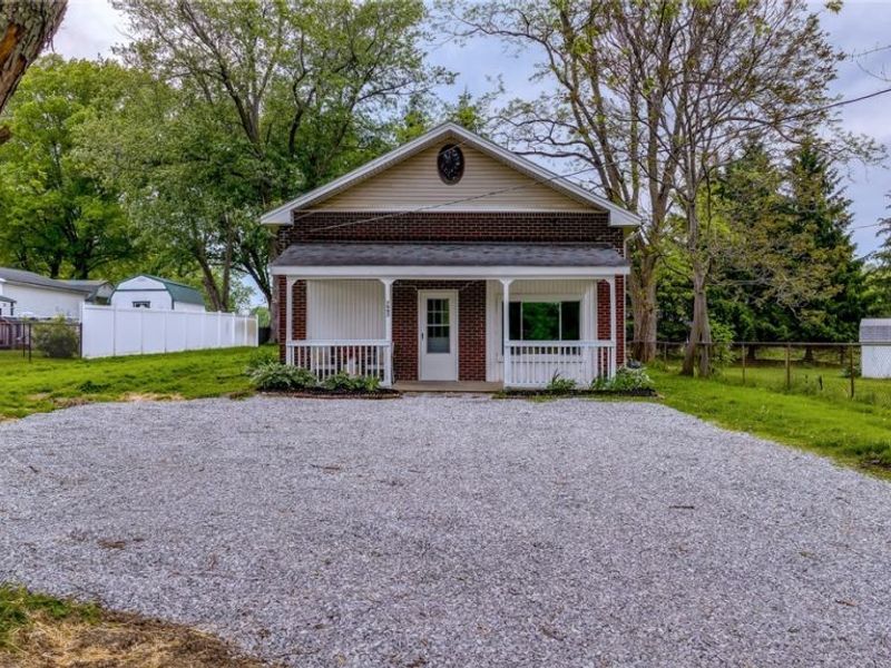 7997 Columbus Road NE, Louisville, OH 44641 Photo 41