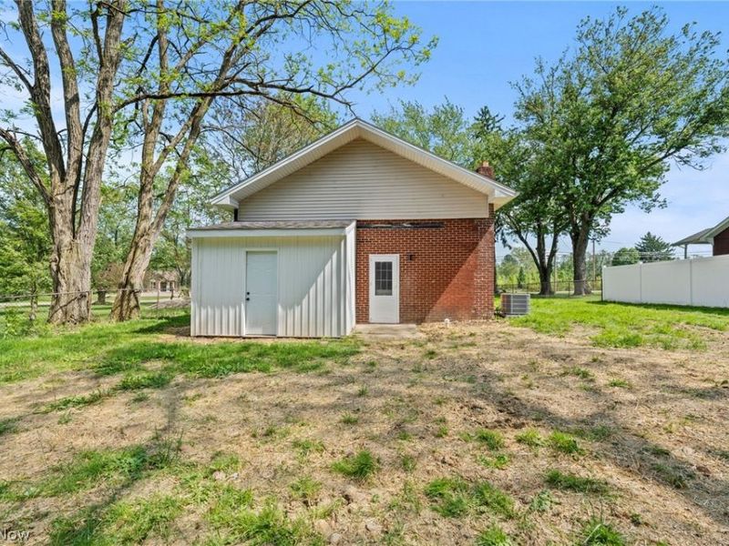 7997 Columbus Road NE, Louisville, OH 44641 Photo 45