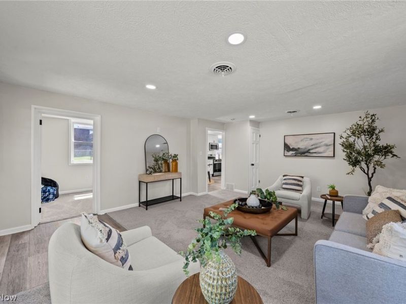 7997 Columbus Road NE, Louisville, OH 44641 Photo 8