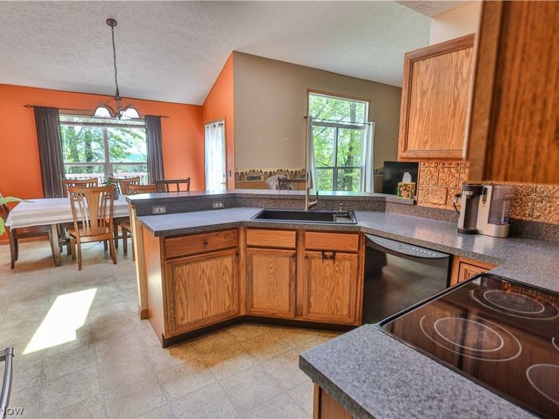 11154 Johnsford Road SW, Beach City, OH 44608 Photo 21