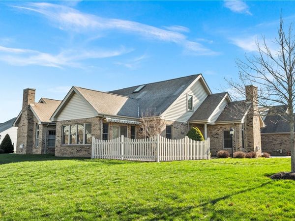 7016 Berringer Court, Coraopolis, PA 15108