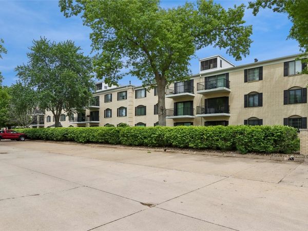 150 Thompson Drive SE, Unit 320, Cedar Rapids, IA 52403