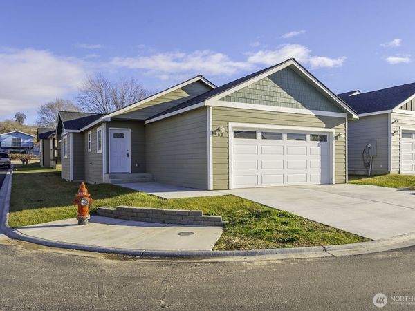 123 E 9th Avenue , Unit 50, Moses Lake, WA 98837
