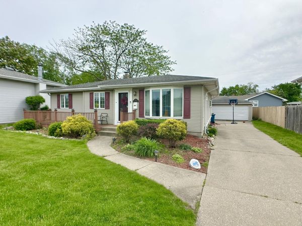 2918 100th Street , Highland, IN 46322