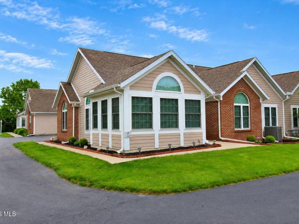 58 Summerfield Blvd , Bowling Green, OH 43402