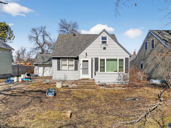 105 6th St W W, Clear Lake, SD 57226