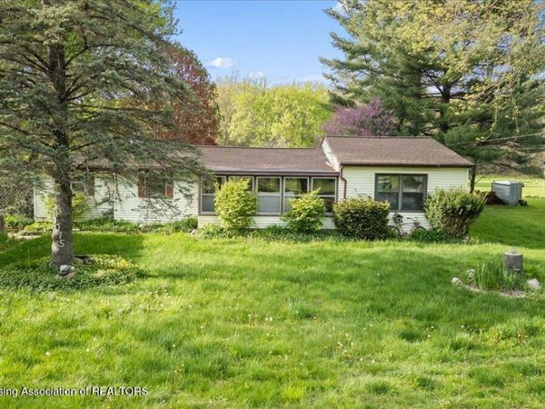 11075 W Jolly Road, Lansing, MI 48911