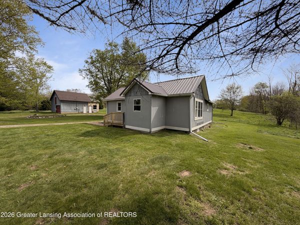 23950 15 Mile Road, Bellevue, MI 49021