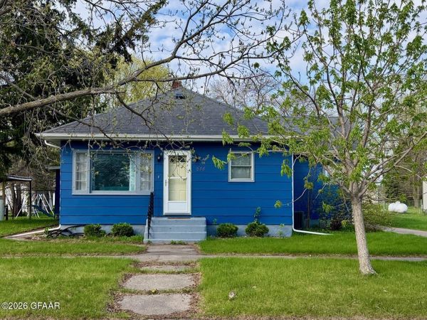 514 OAK Avenue , Hatton, ND 58240
