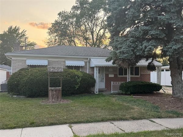 31263 Hayes Road, Warren, MI 48088