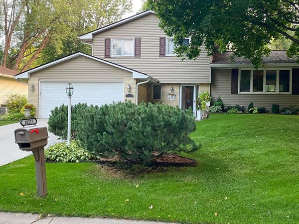 10215 39th Avenue N, Plymouth, MN 55441