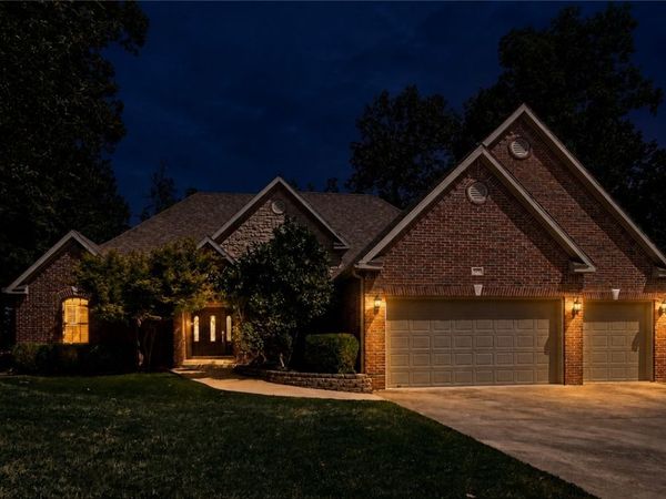 1303 NE Fairwinds Drive , Bentonville, AR 72712