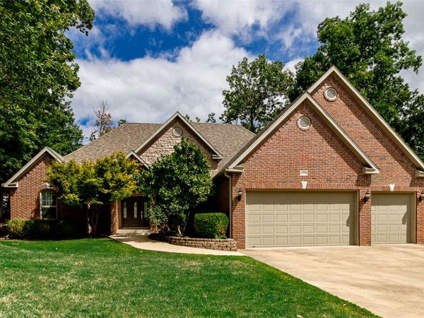 1303 NE Fairwinds Drive , Bentonville, AR 72712